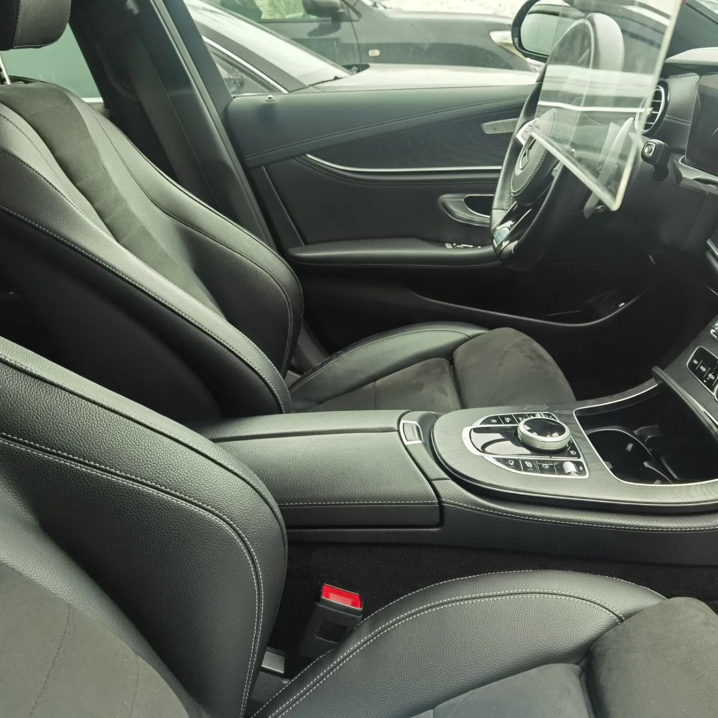 Осмотр Mercedes E 200 2017 г.в. 64.000 км.